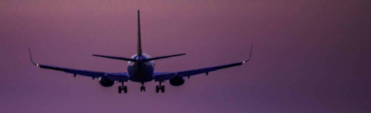 Plane coming into land